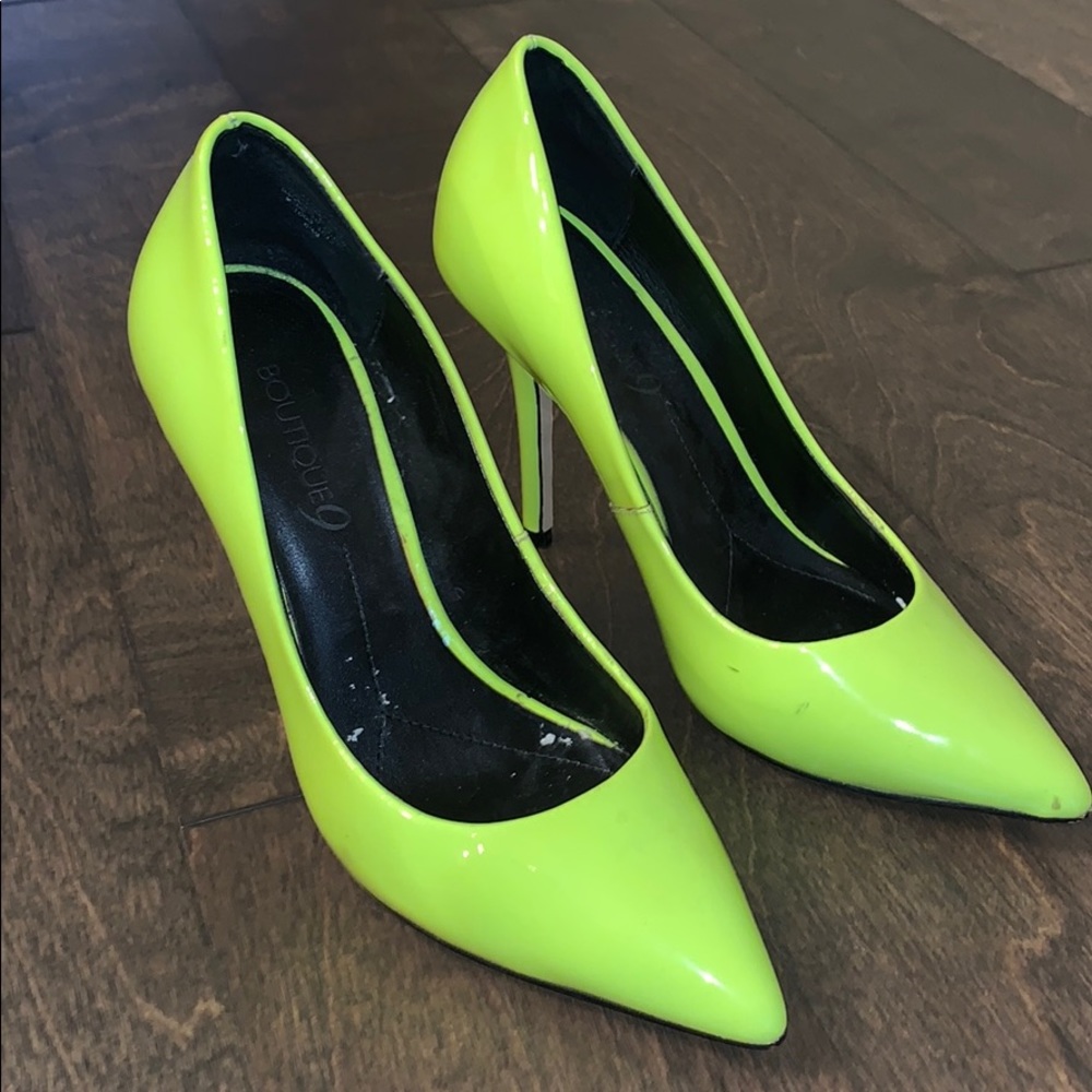 Boutique 9 neon patent yellow pumps